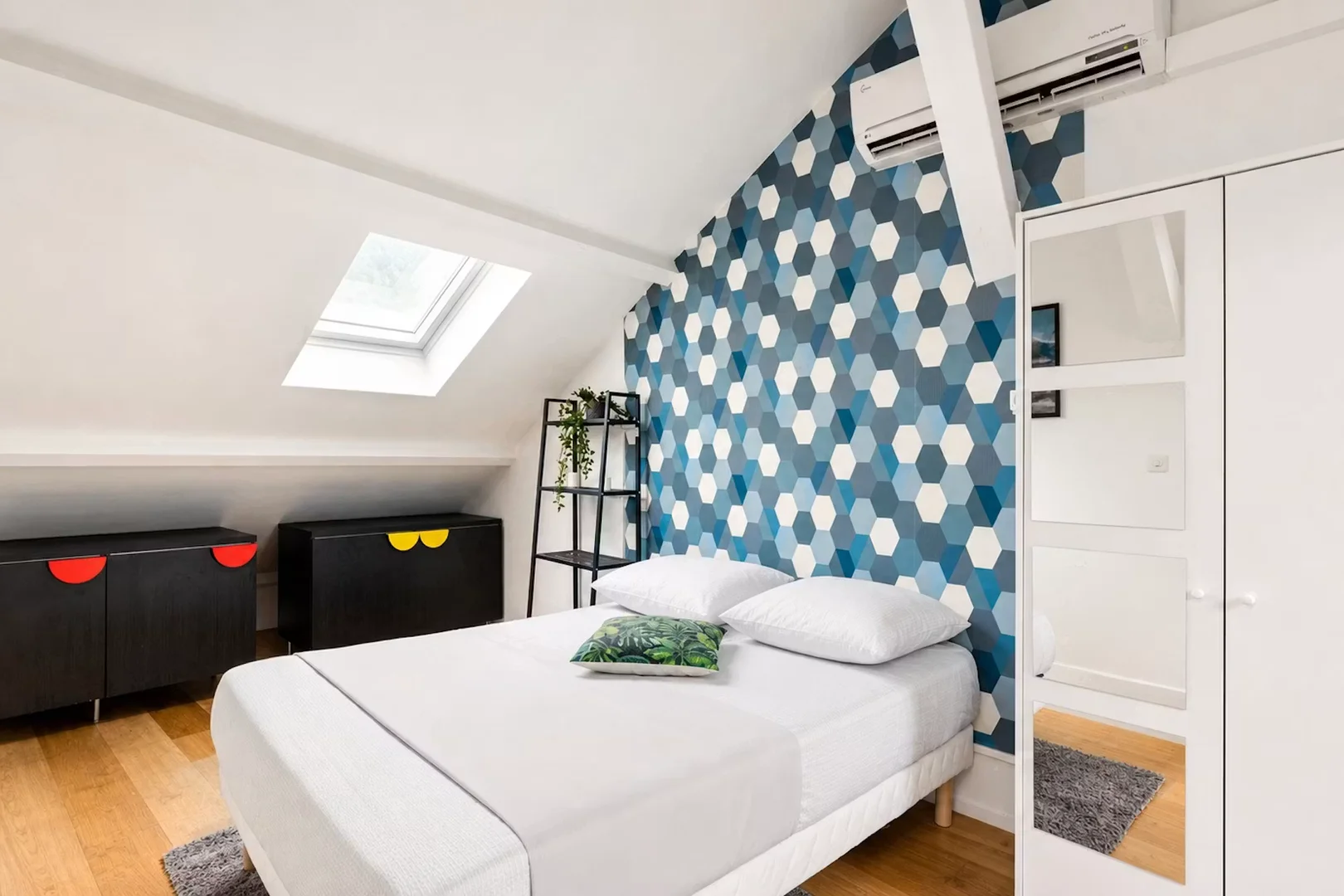 Funktionelles Studentenzimmer perfekt zum Studieren in 