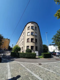 Chambre à louer dans un appartement en colocation à Ljubljana