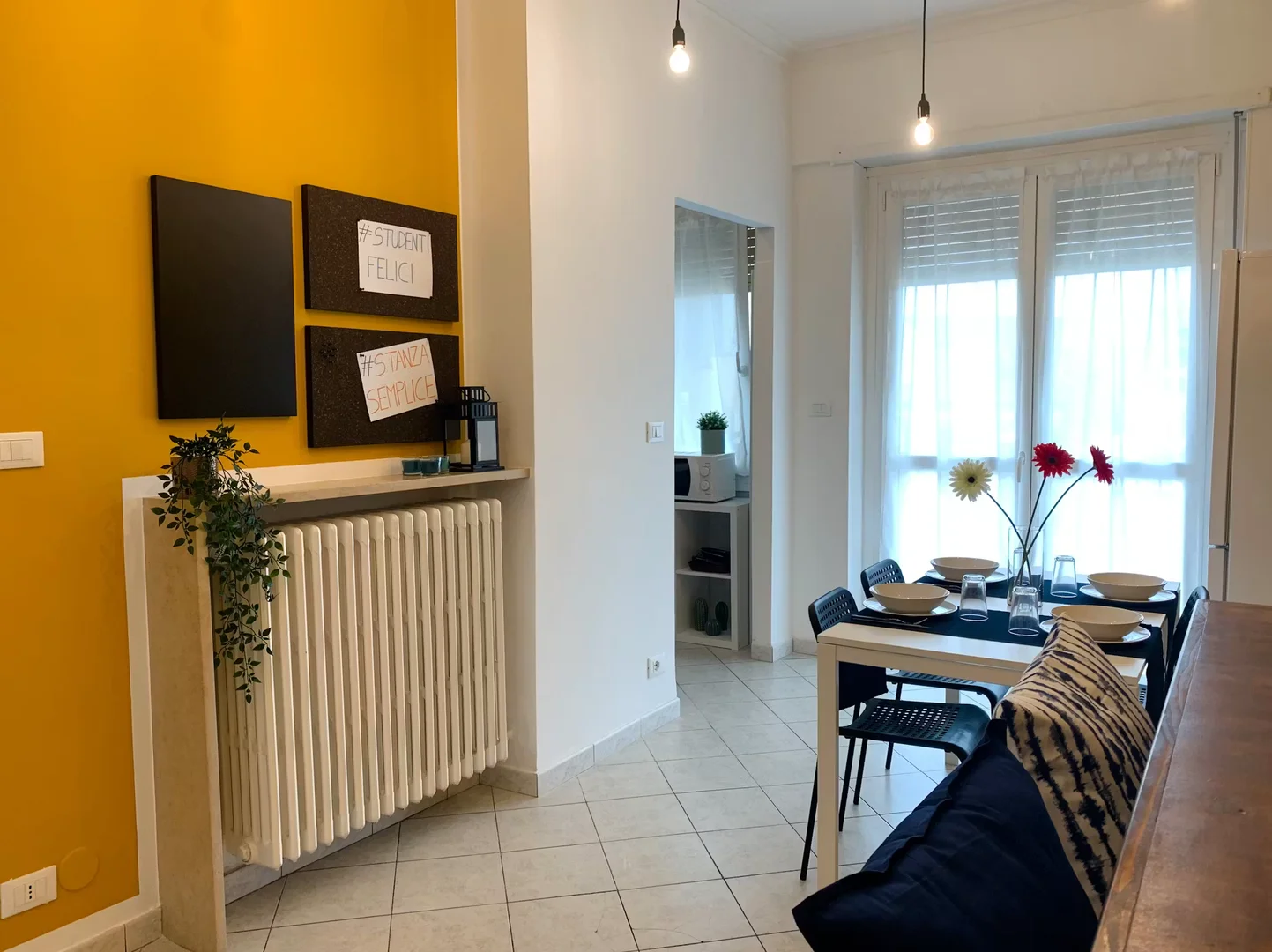 Chambre d'étudiant fonctionnelle parfaite pour étudier dans 