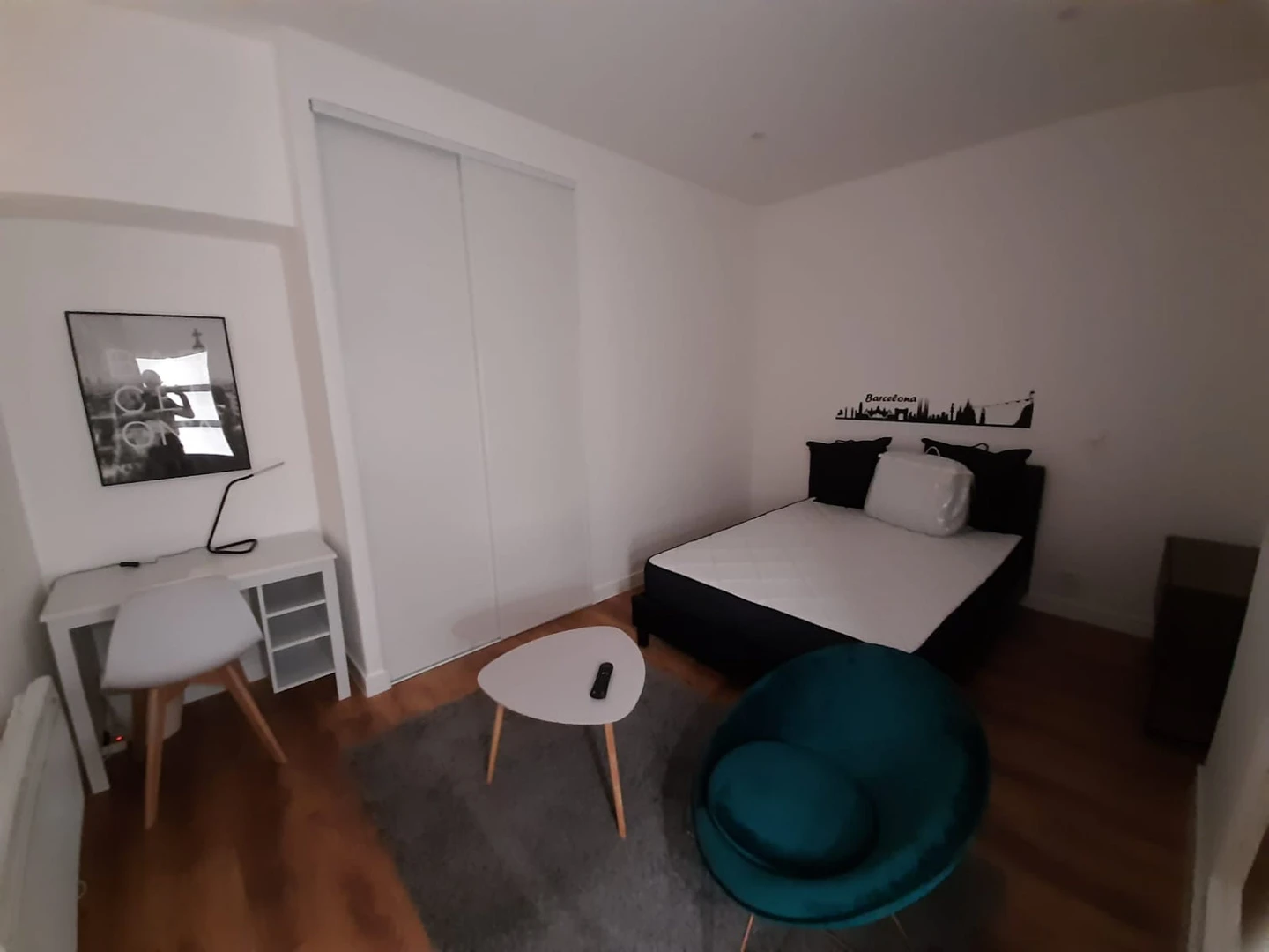 Zimmer mit Doppelbett zu vermieten Pau
