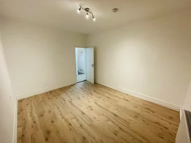 Habitación privada en Duisburger Straße, Bad Cannstatt, imagen 1 de 10