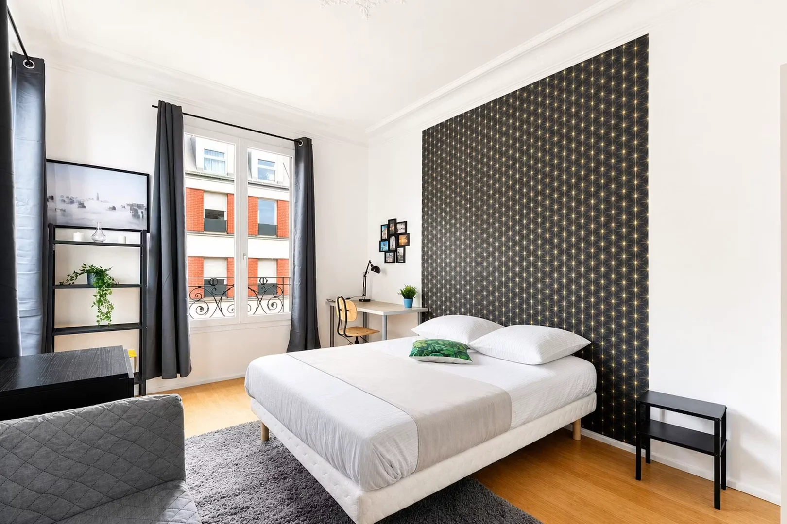 Economical student room with convenient location in