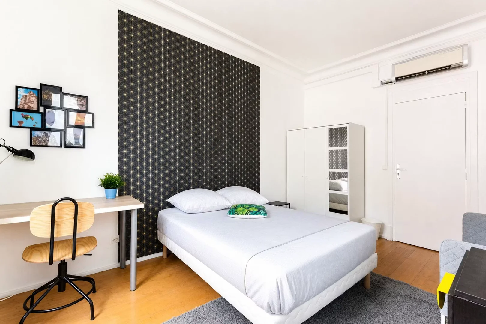 Bright and airy student room with easy university access in
