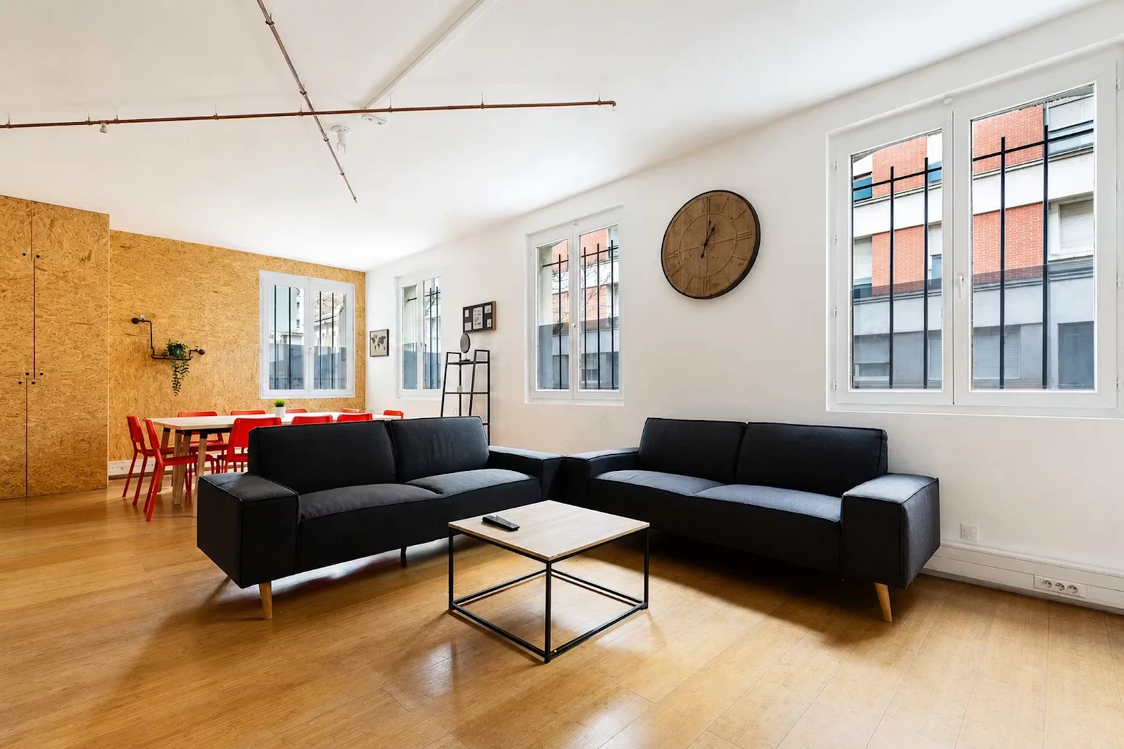 Bright and airy student room with easy university access in