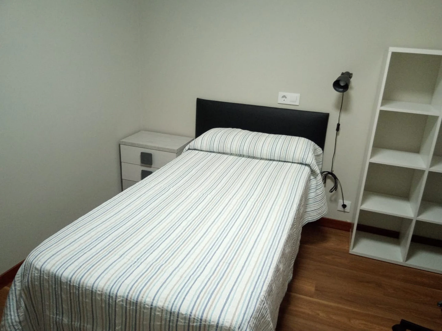 Cheap private room in Vigo