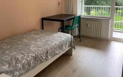 Habitación privada en Adriaan Dortsmanstraat, Prins Alexander, imagen 1 de 10