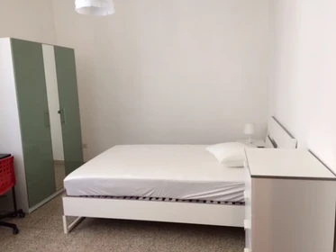 Cheap private room in Firenze