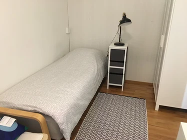 Quarto para alugar com cama de casal em Helsinki