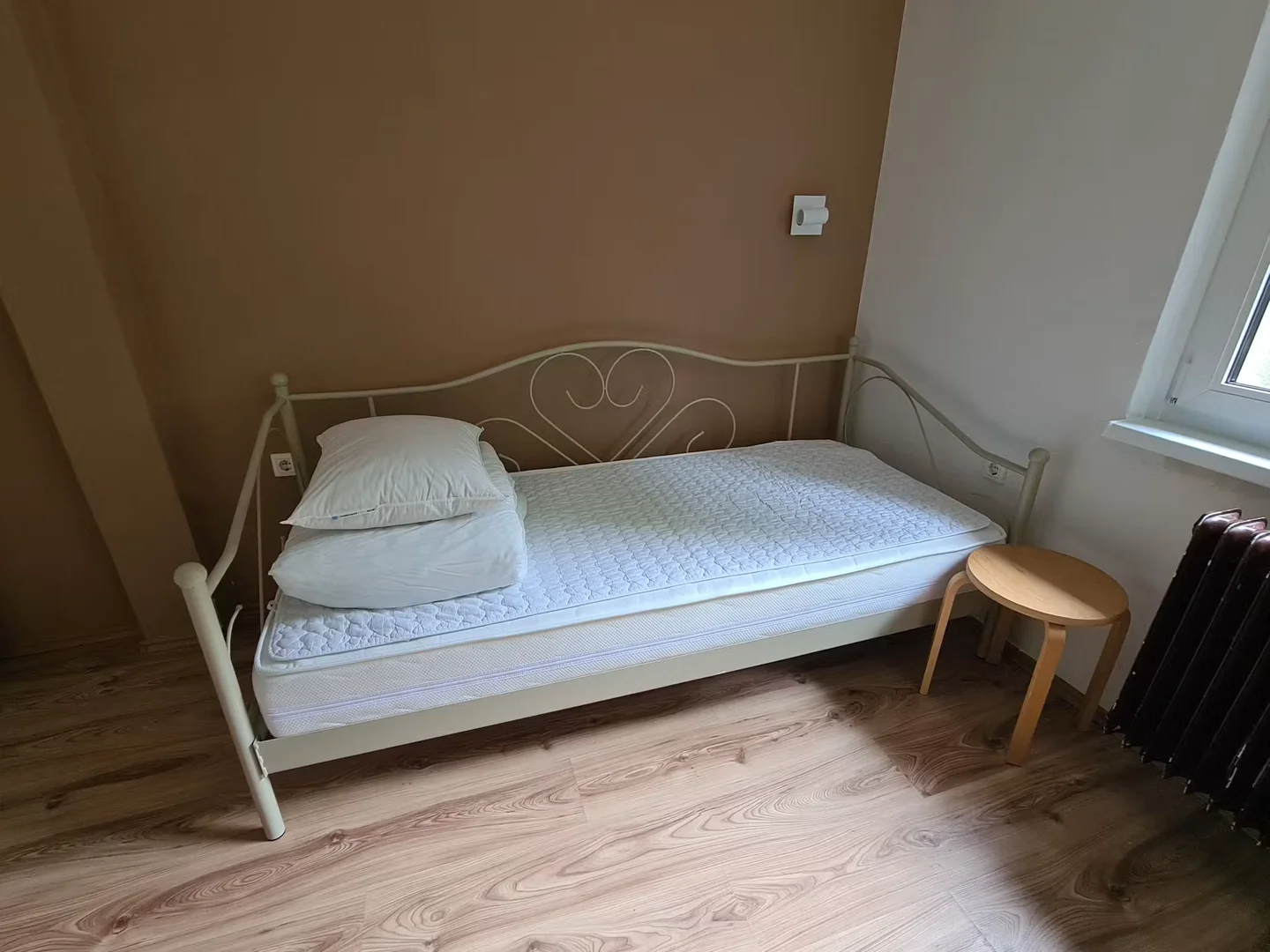 Bezahlbares Zimmer für Studenten mit ausreichender Beleuchtung in 