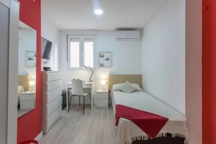 Alquiler de habitación en piso compartido en Burjassot