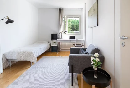 Habitación en alquiler con cama doble Helsinki