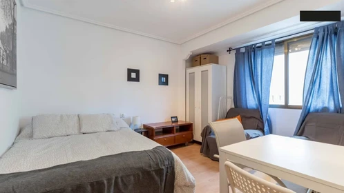 Günstiges Privatzimmer in Valencia