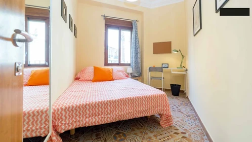 Helles Privatzimmer in Valencia