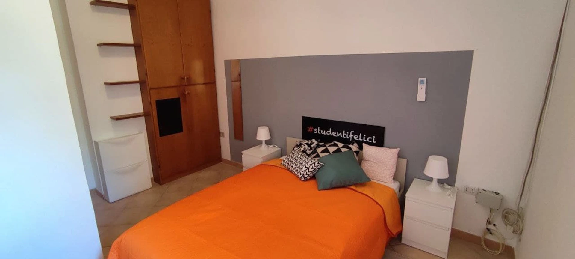 Pokój do wynajęcia z podwójnym łóżkiem w Sassari