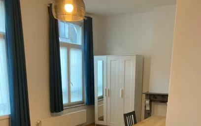 Private room at Rue Dupont, Quartier Brabant, image 1 of 10
