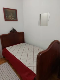 Cheap private room in Lisboa