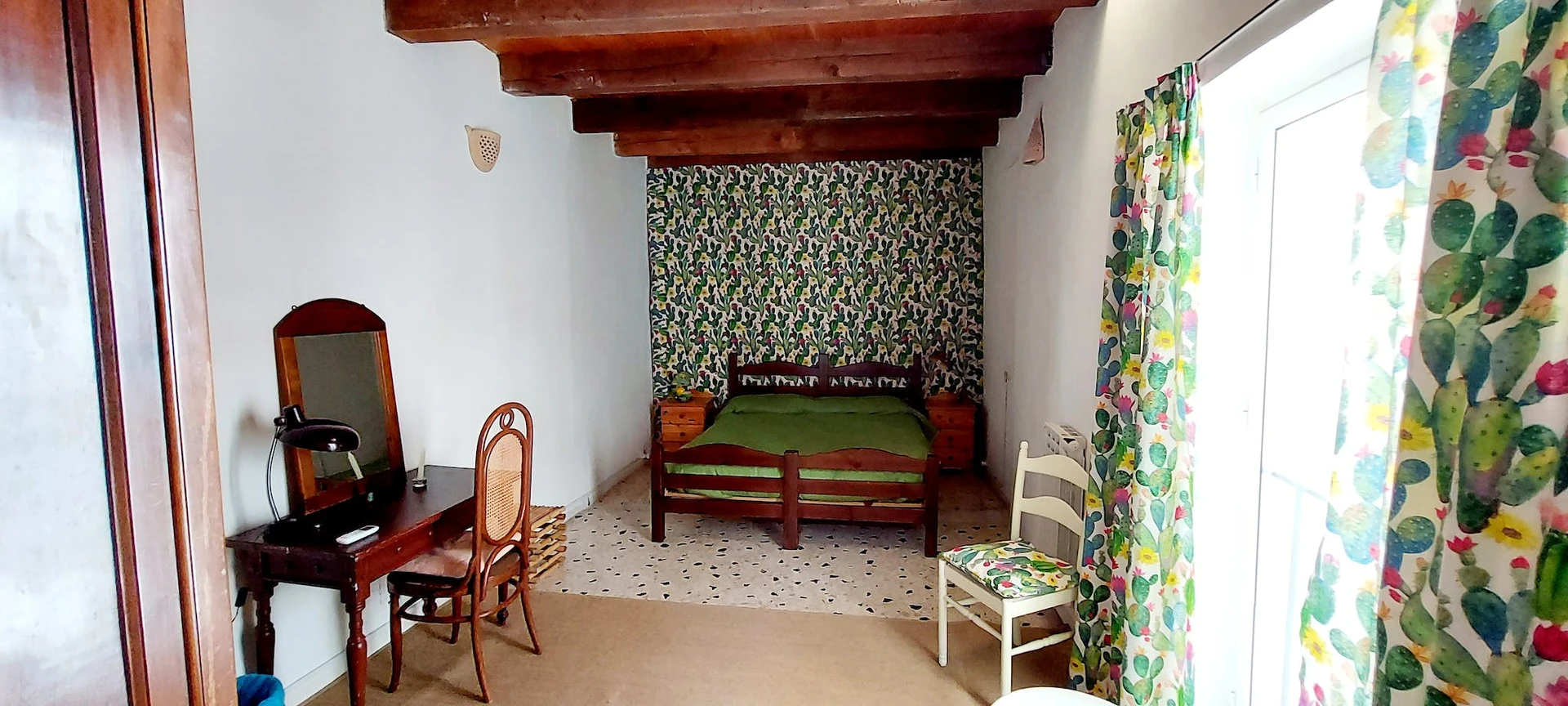 Jasny pokój prywatny w Palermo