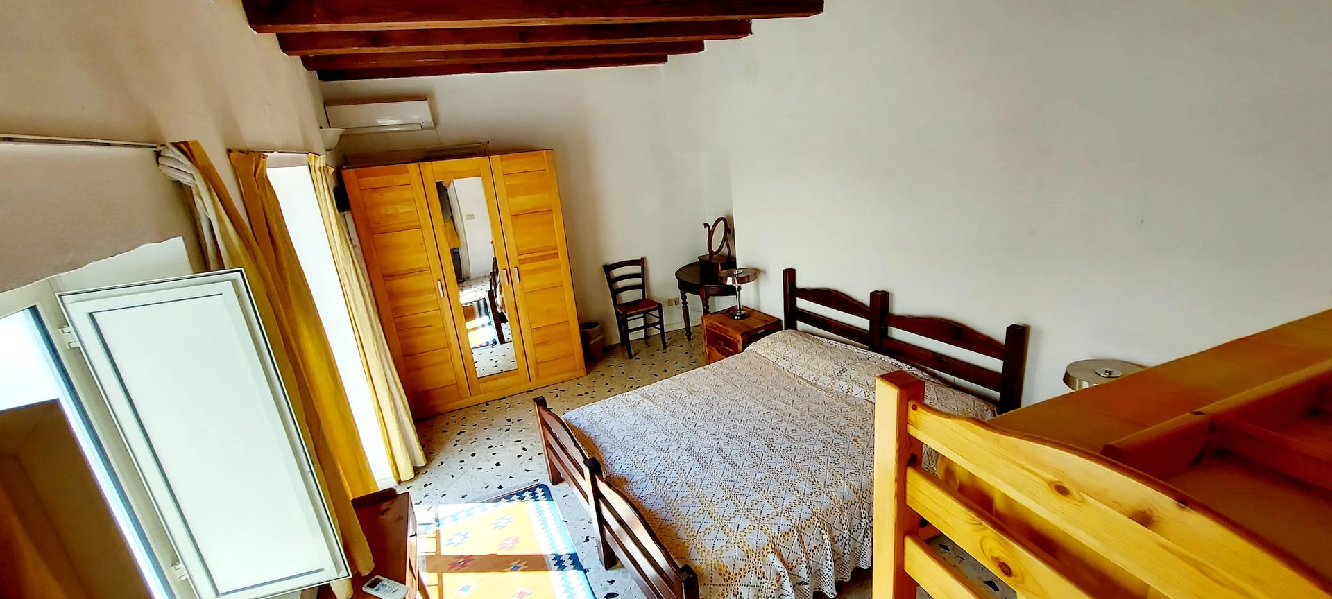 Pokój do wynajęcia z podwójnym łóżkiem w Palermo