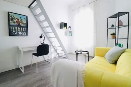 Private room at Avenue des Arènes de Cimiez, Cimiez, image 3 of 10