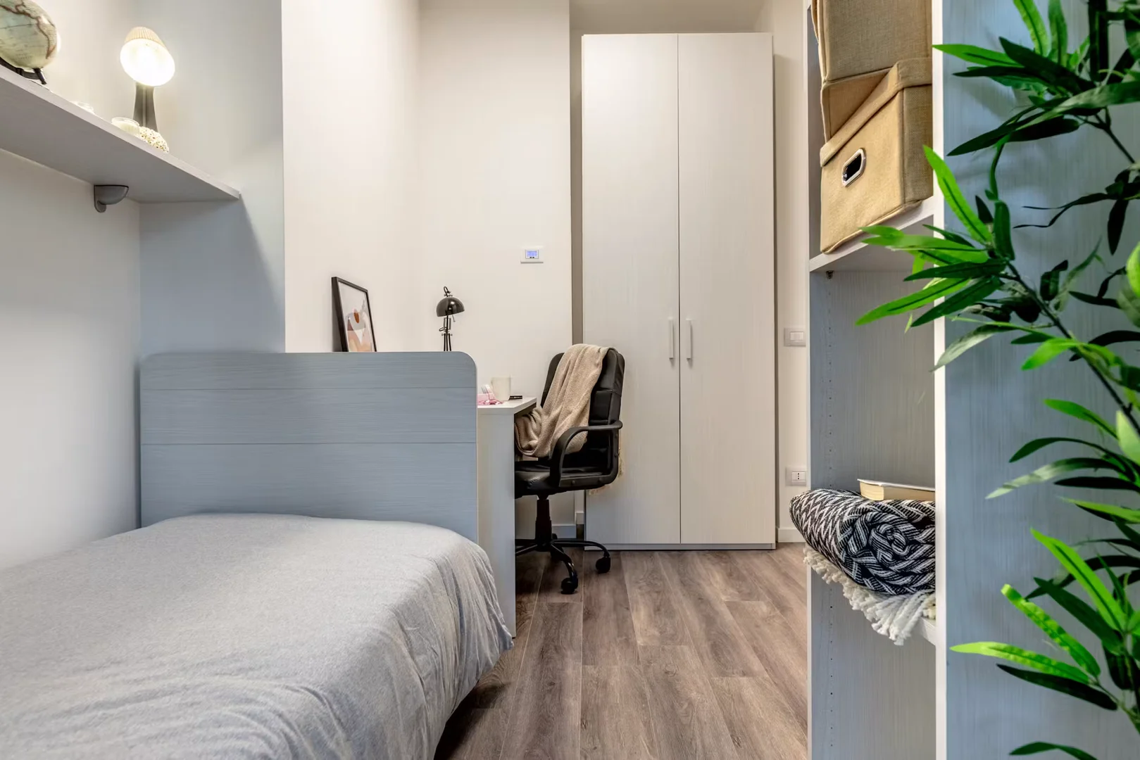 Quarto de estudante económico com localização conveniente em 