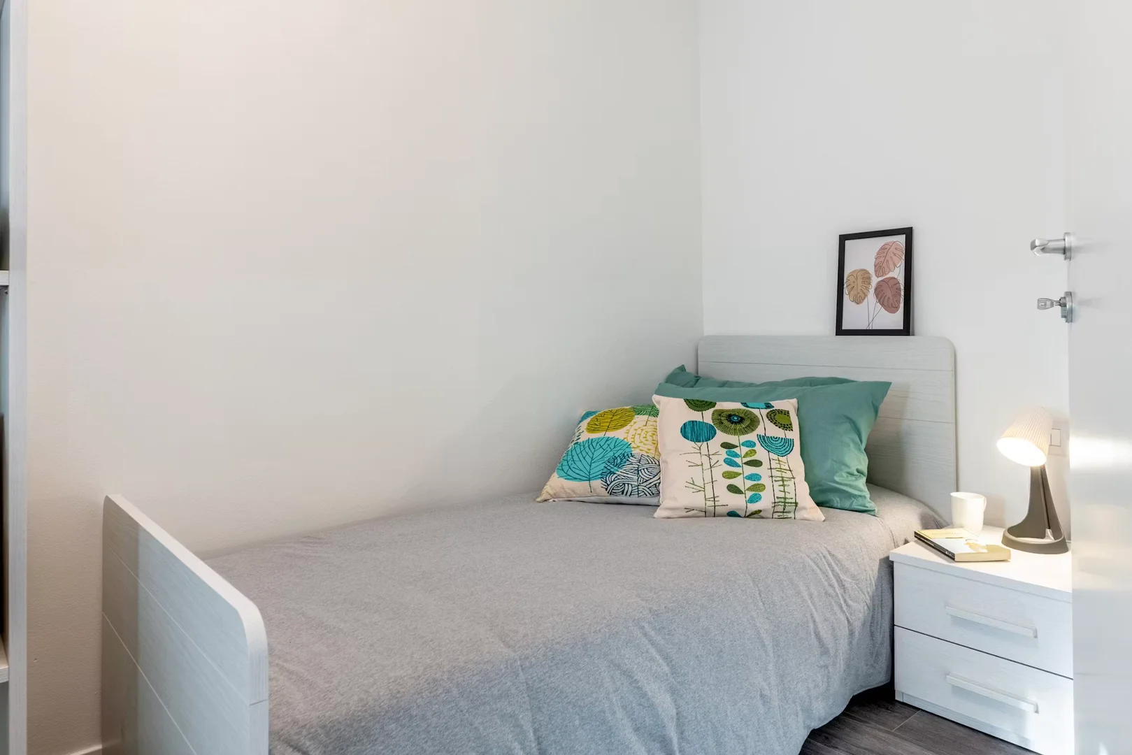 Student-friendly room in  with modern amenities