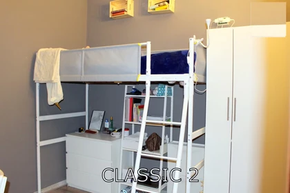 Quarto para alugar num apartamento partilhado em Roma