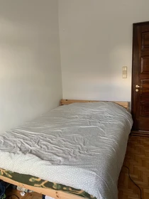 Room for rent in a shared flat in Porto