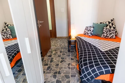 Casteddu-cagliari de çift kişilik yataklı kiralık oda