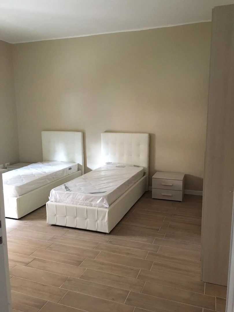 Bright shared room for rent in Bologna
