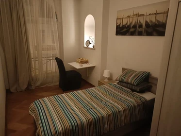 Quarto para alugar com cama de casal em Auderghem