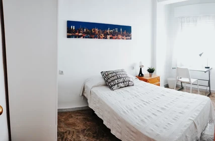 Habitación en alquiler con cama doble Murcia