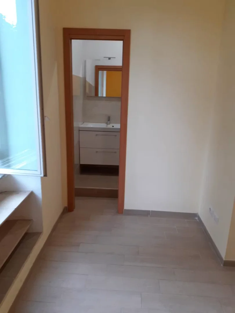 Functional student room perfect for studying in 