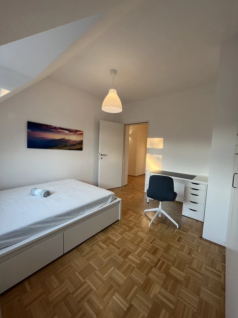 Zimmer mit Doppelbett zu vermieten Linz