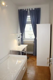 Renting rooms by the month in Wien