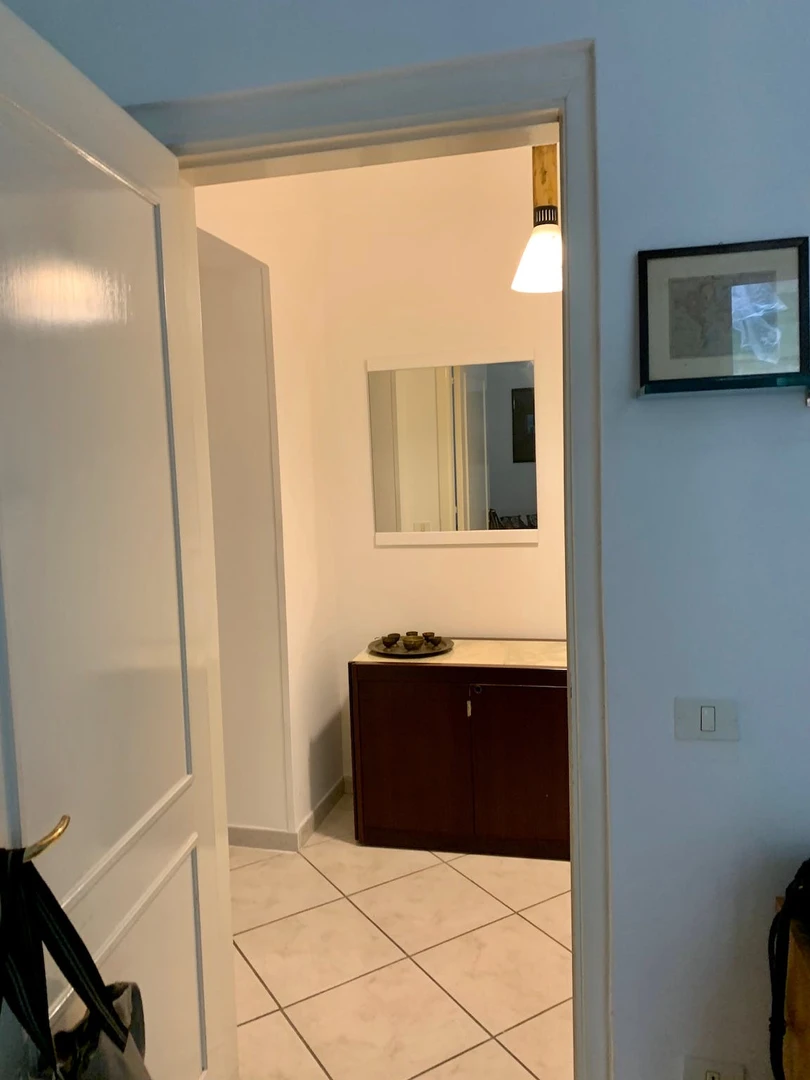 Room for rent with double bed Naples
