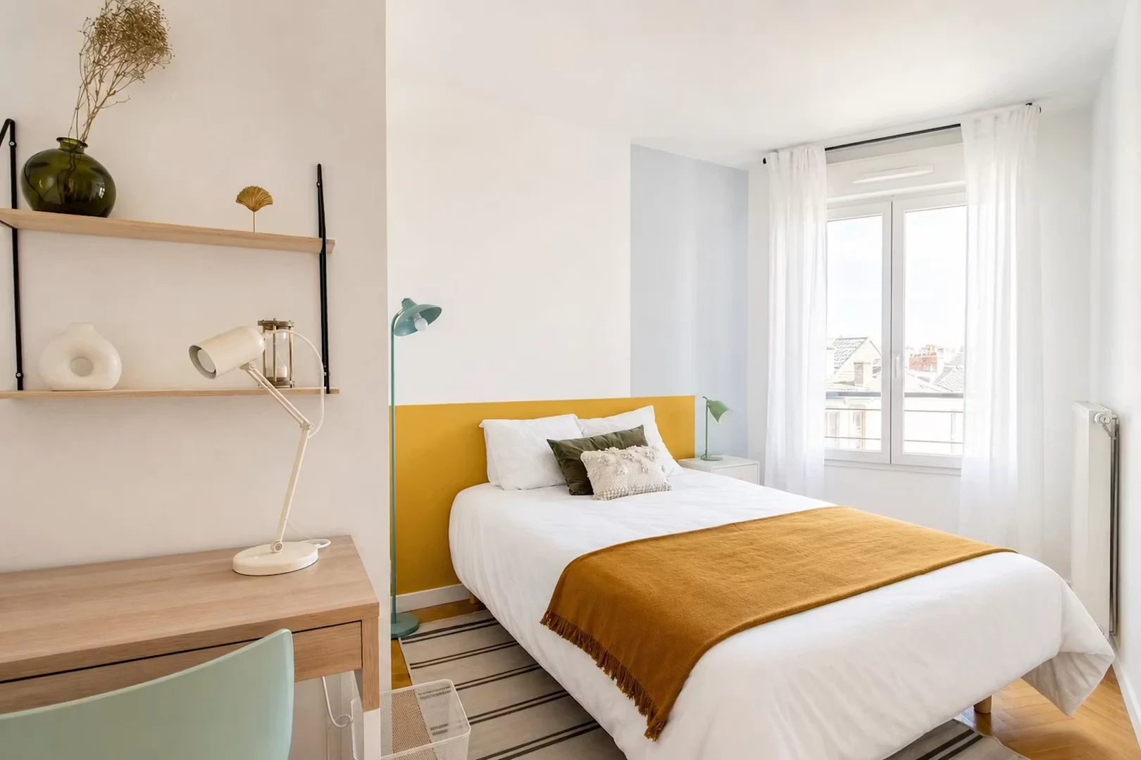 Affordable room for students with ample lighting in 