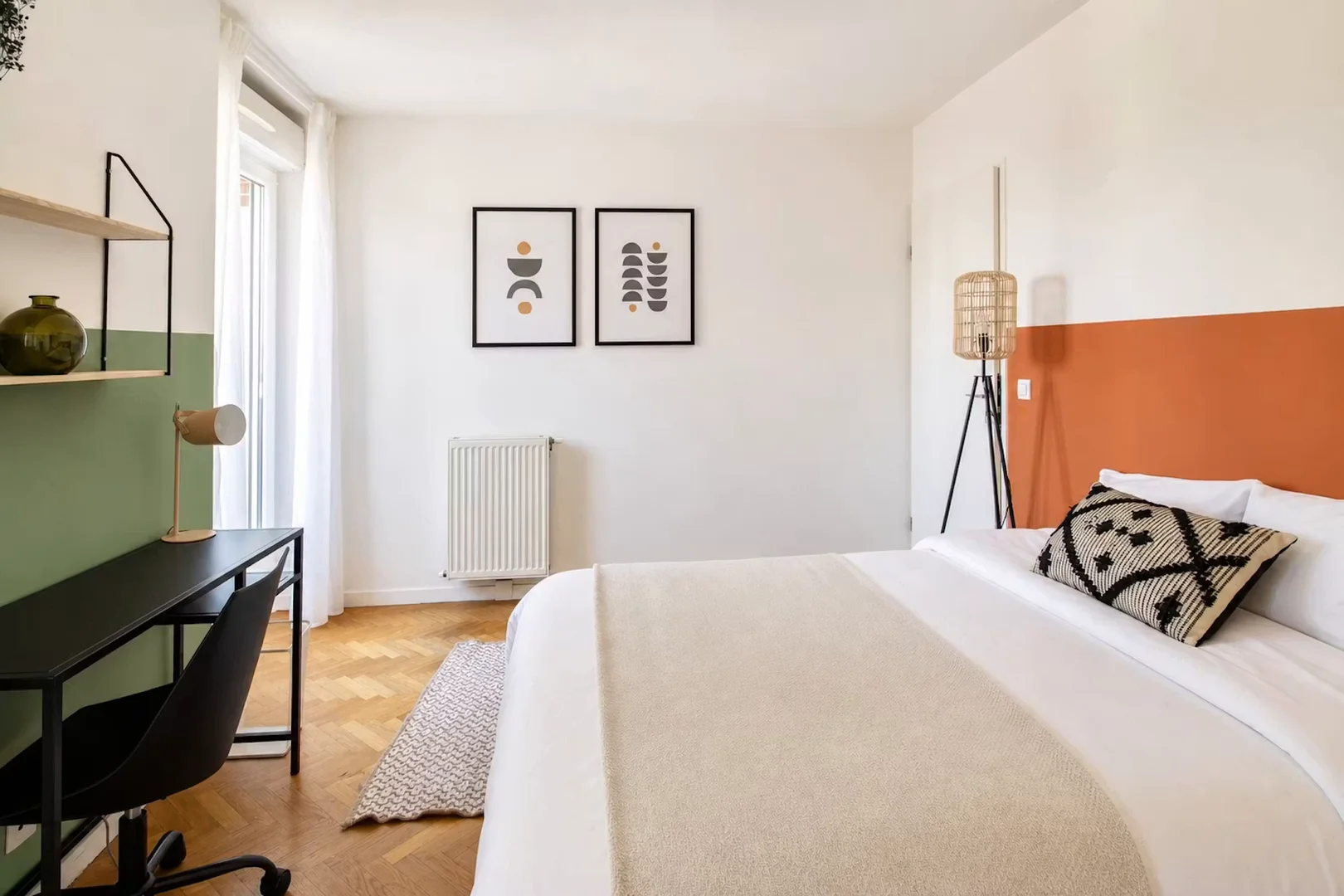 Funktionelles Studentenzimmer perfekt zum Studieren in