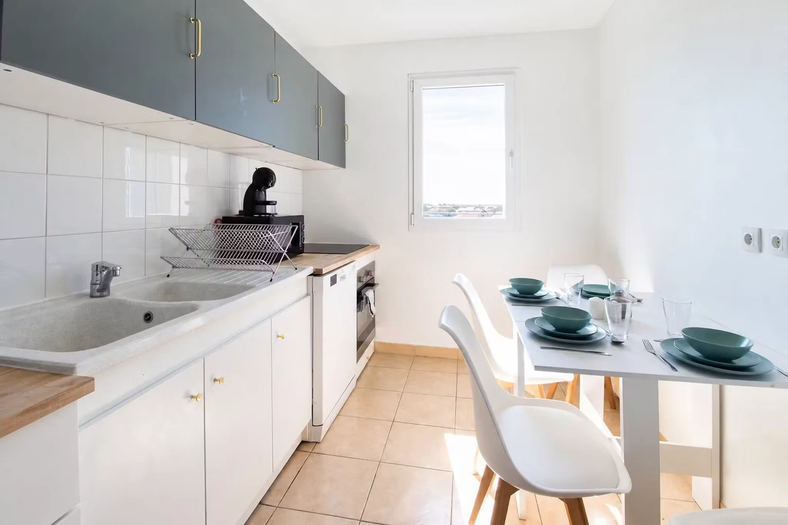Habitación estudiantil económica con ubicación conveniente en 