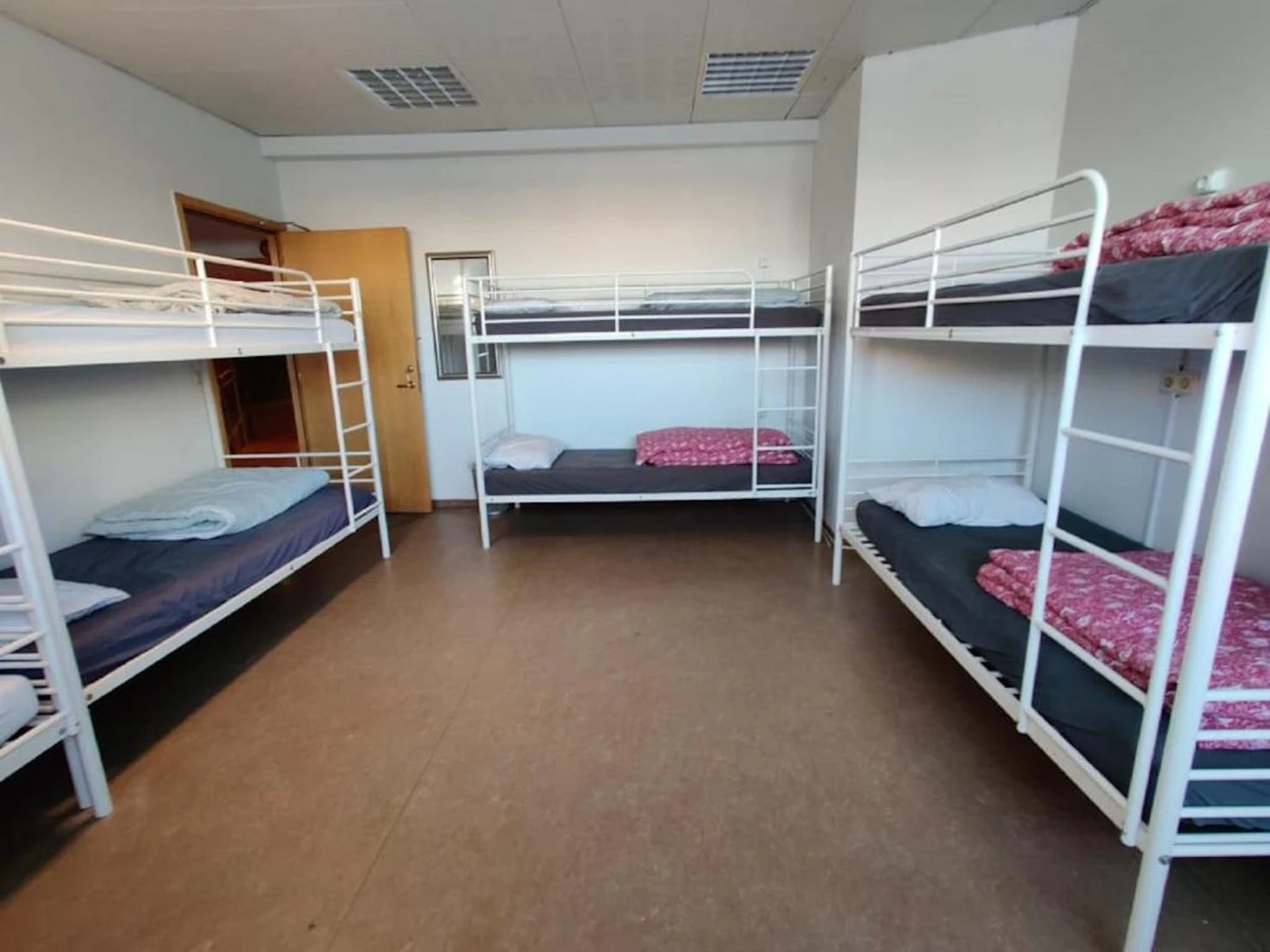 Cheap shared room in Reykjavík