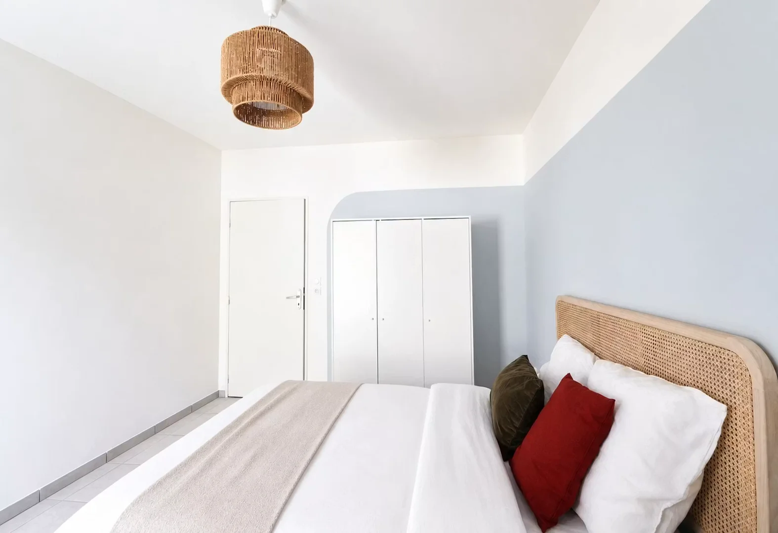 Habitación asequible para estudiantes con buena iluminación en 