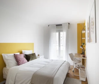 Helles Privatzimmer in Saint-denis