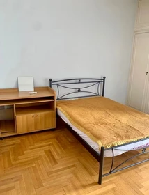 Renting rooms by the month in Athens