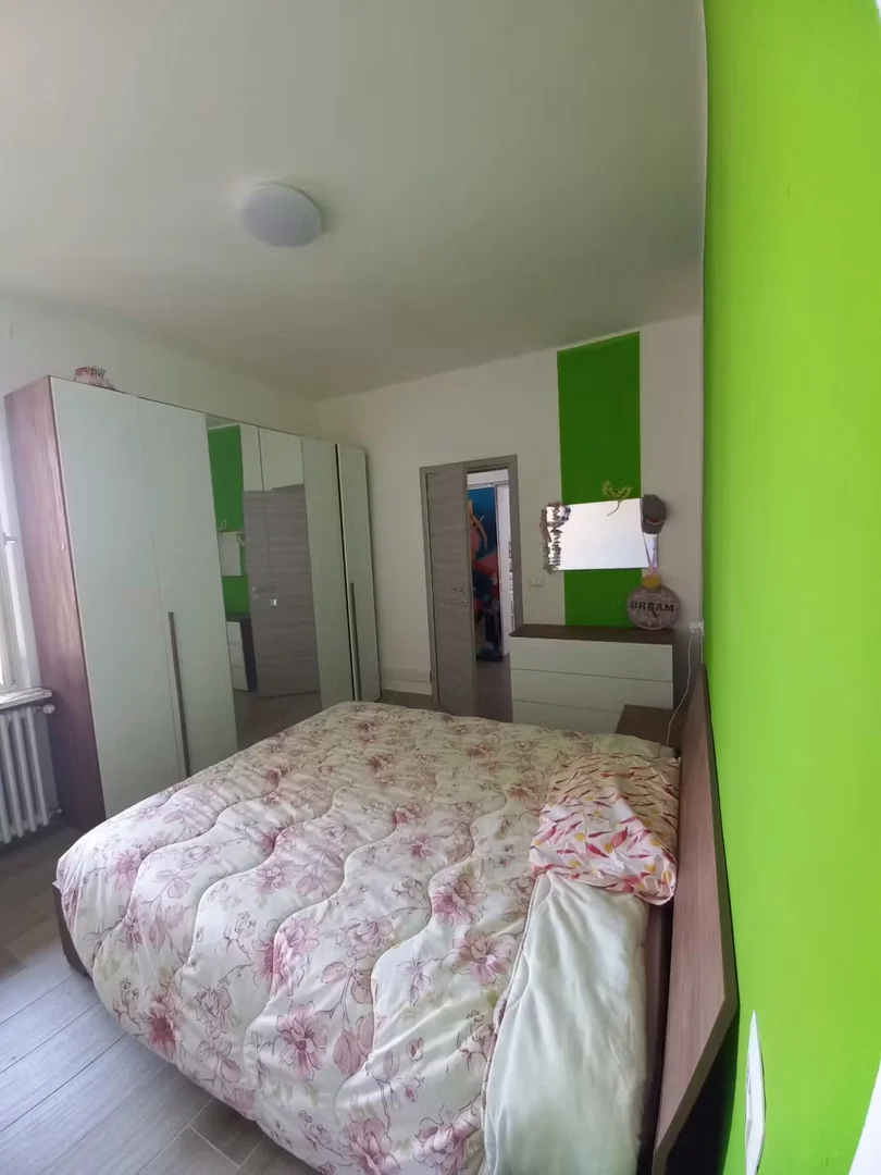 Chambre conviviale pour les étudiants dans  avec des équipements modernes