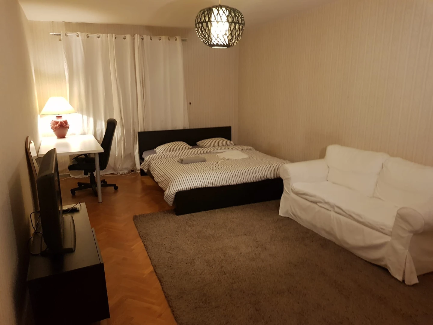 Habitación privada muy luminosa en Gotemburgo