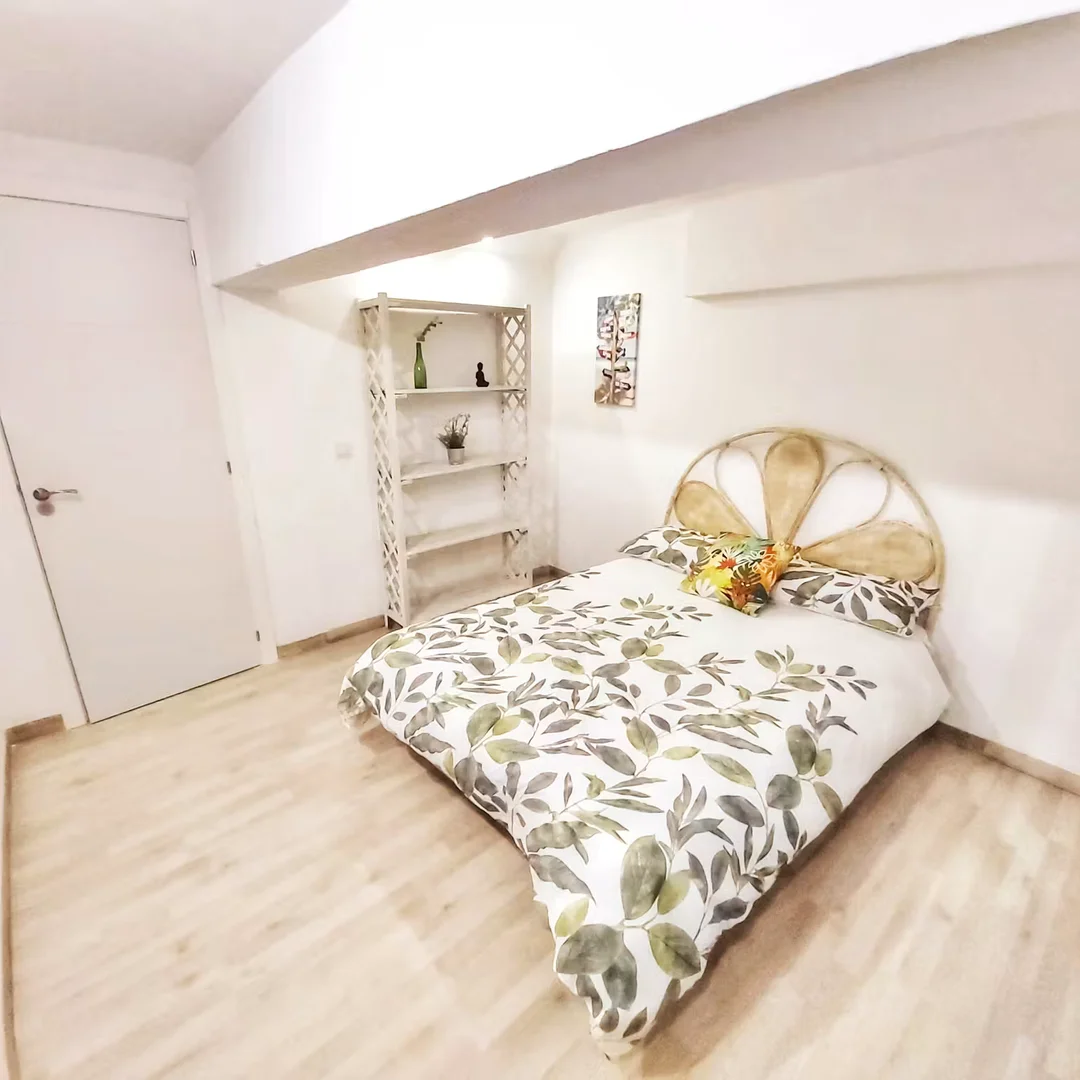 Habitación asequible para estudiantes con buena iluminación en 