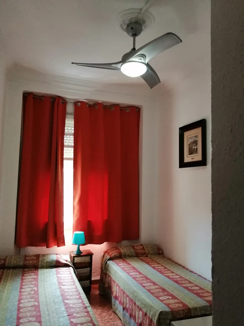 Room for rent with double bed Alcoy/alcoi