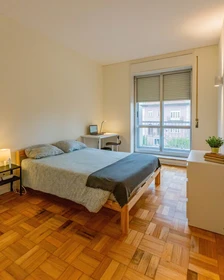Chambre à louer avec lit double Porto