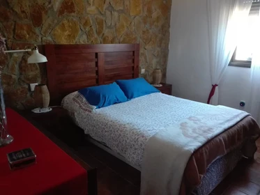 Habitación en alquiler con cama doble Bormujos