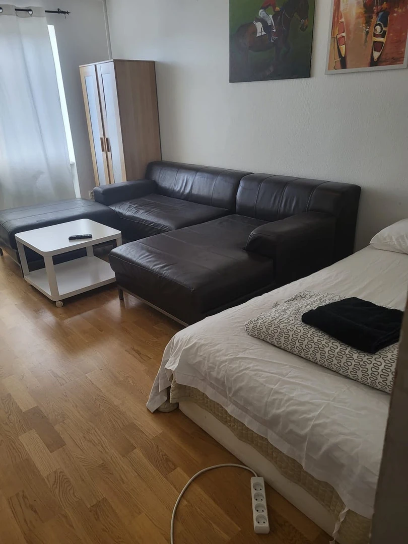 Quarto para alugar com cama de casal em Gotemburgo