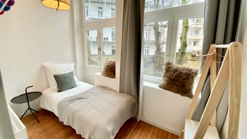 Habitación privada muy luminosa en Hamburg